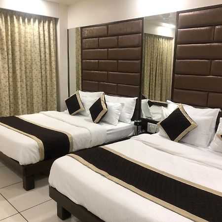 Hotel Circle Inn Ahmedabad Exterior foto