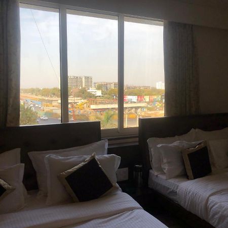 Hotel Circle Inn Ahmedabad Exterior foto