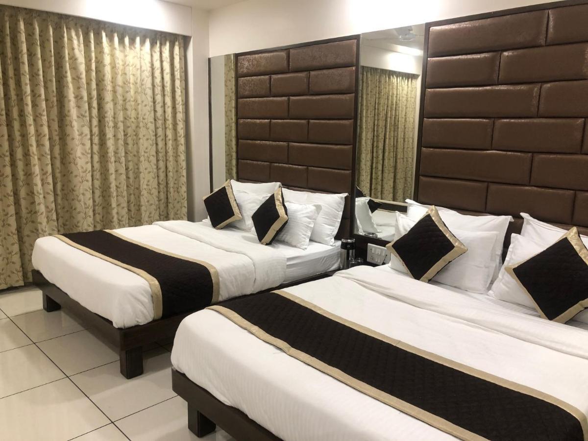 Hotel Circle Inn Ahmedabad Exterior foto