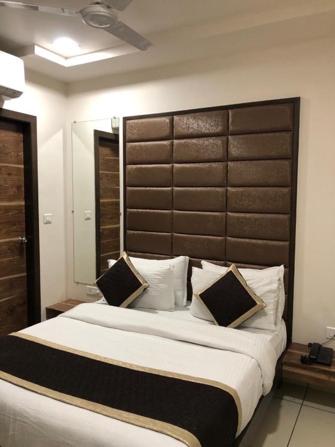 Hotel Circle Inn Ahmedabad Exterior foto