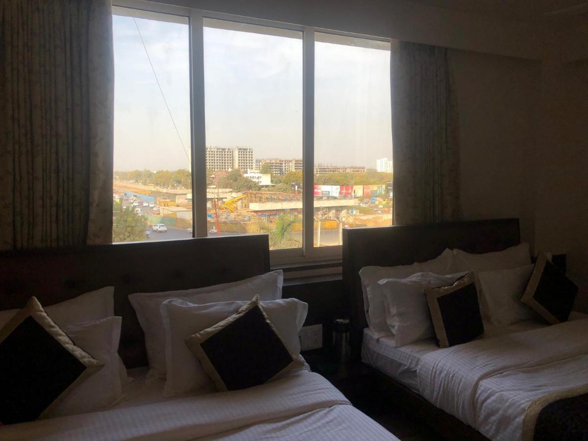 Hotel Circle Inn Ahmedabad Exterior foto